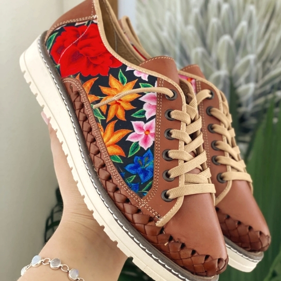 Huraches - Picture 1 of 7